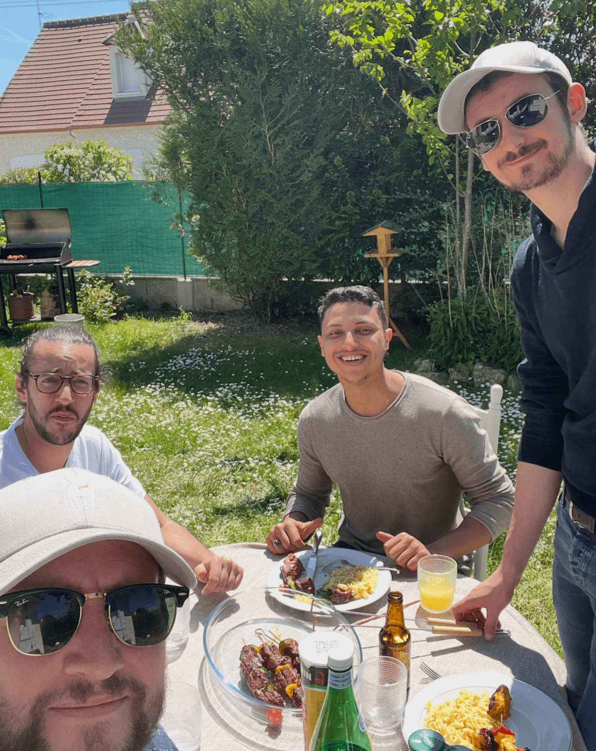 Le crew VAINKEURZ — Teramir, Adil, Stapylo et Vergy au BBQ