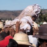 Madagascar – Famadihana, le retournement des morts